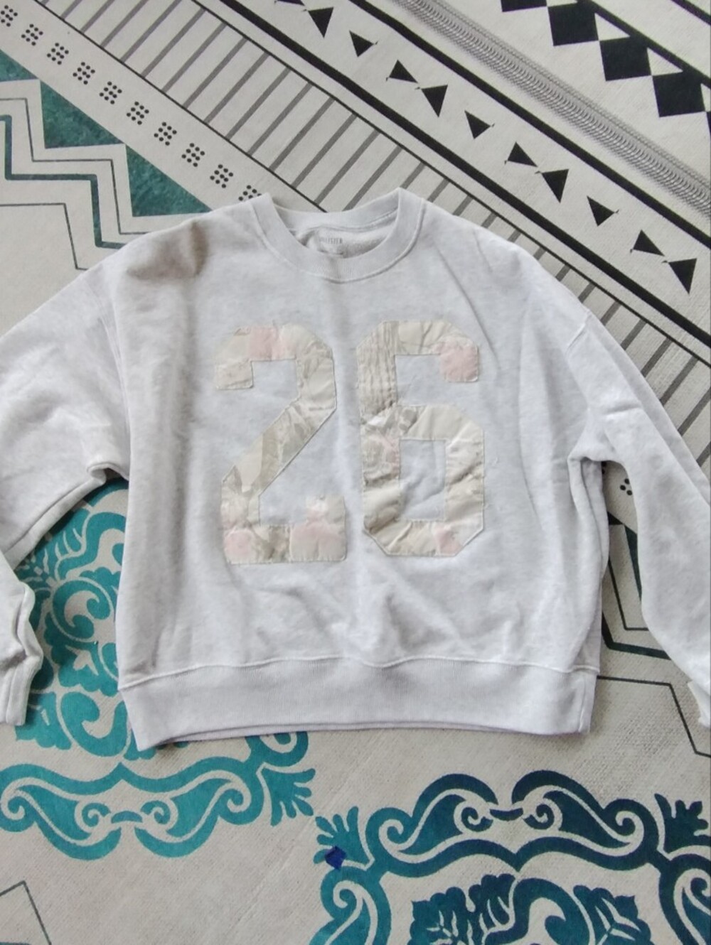 Xs Hollister Light Gray Crewneck Sweatshirt with Camo